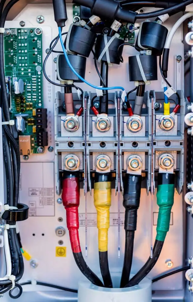 cables-installation-electrique Illustration-d'une-installation-électrique-d'urgence