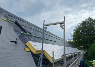 Isolation sarking pour une toiture à Charleroi afin de répondre aux critères des primes de la Région wallonne