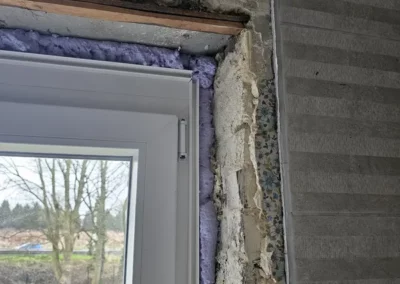 fermeture contour chassis avec mousse polyuréthane