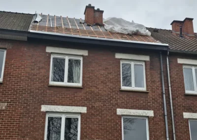 Pose du lattage sur une toiture en tuiles à Charleroi